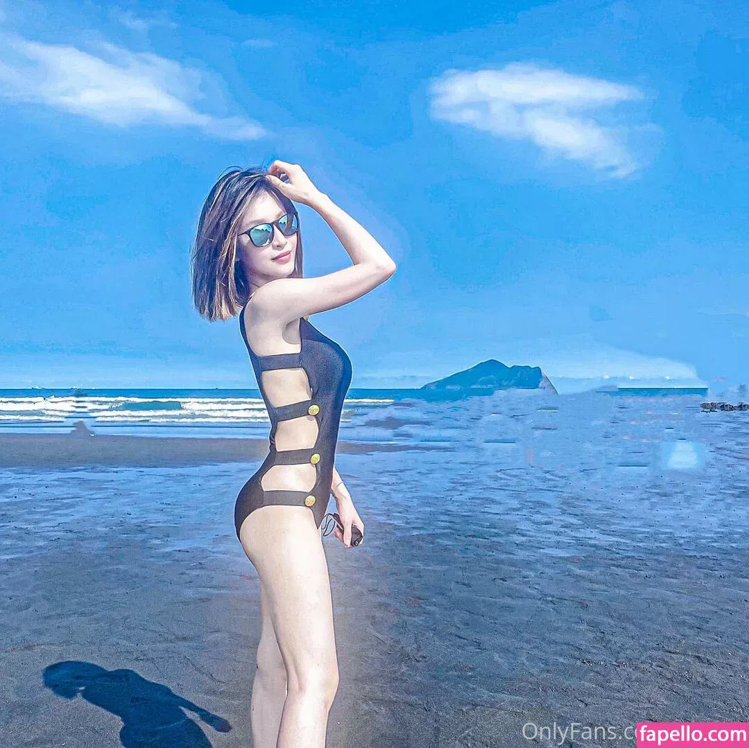 nianlin Onlyfans Photo Gallery 