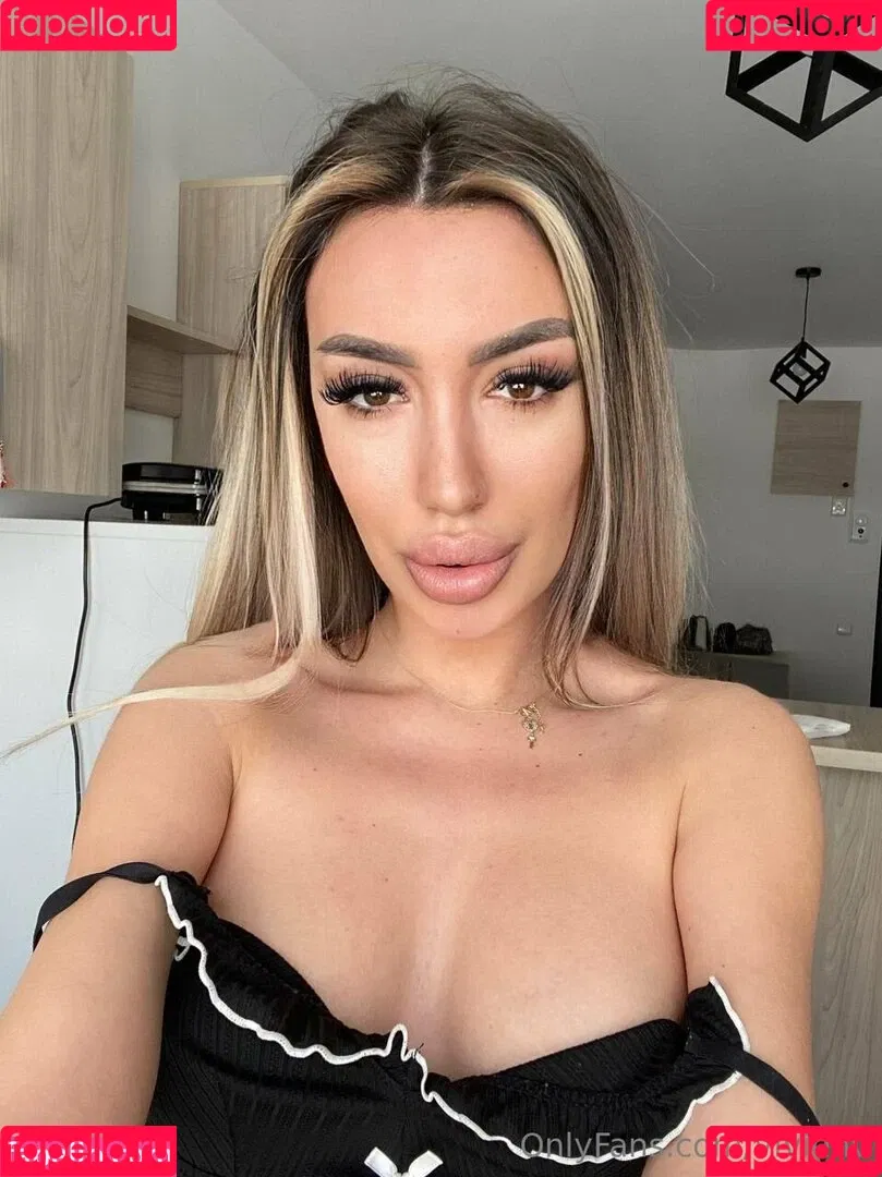 vivienv Onlyfans Photo Gallery 