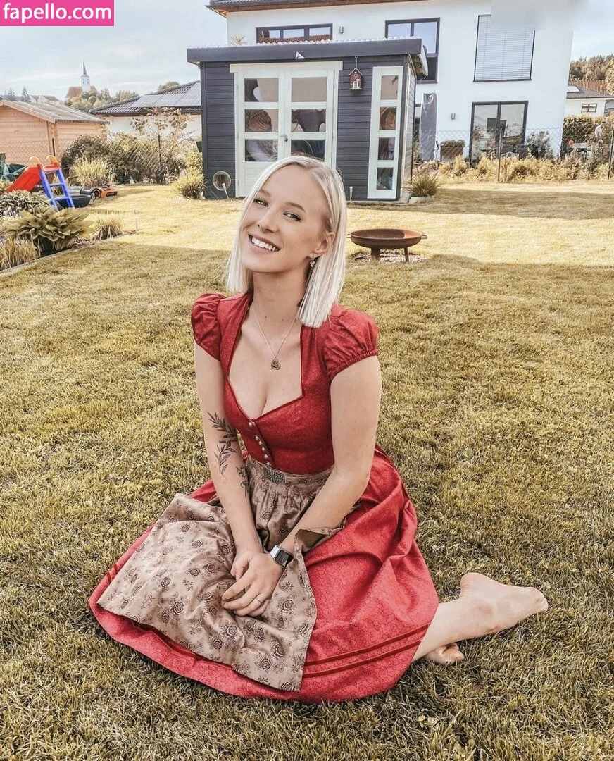 Carina Tong Onlyfans Photo Gallery 