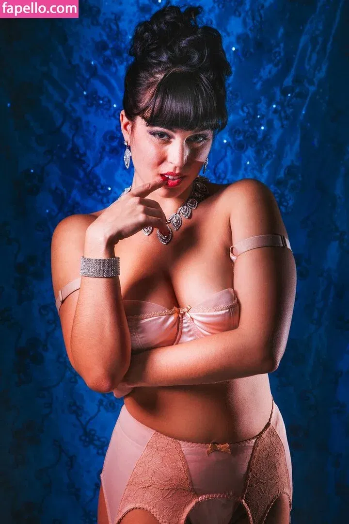 Ginger Lee Valentine Onlyfans Photo Gallery 