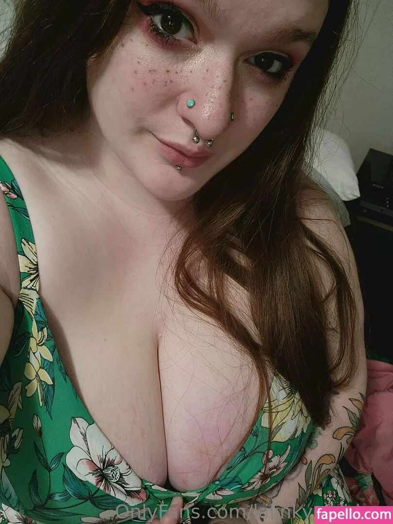 kiiinkygoddess Onlyfans Photo Gallery 