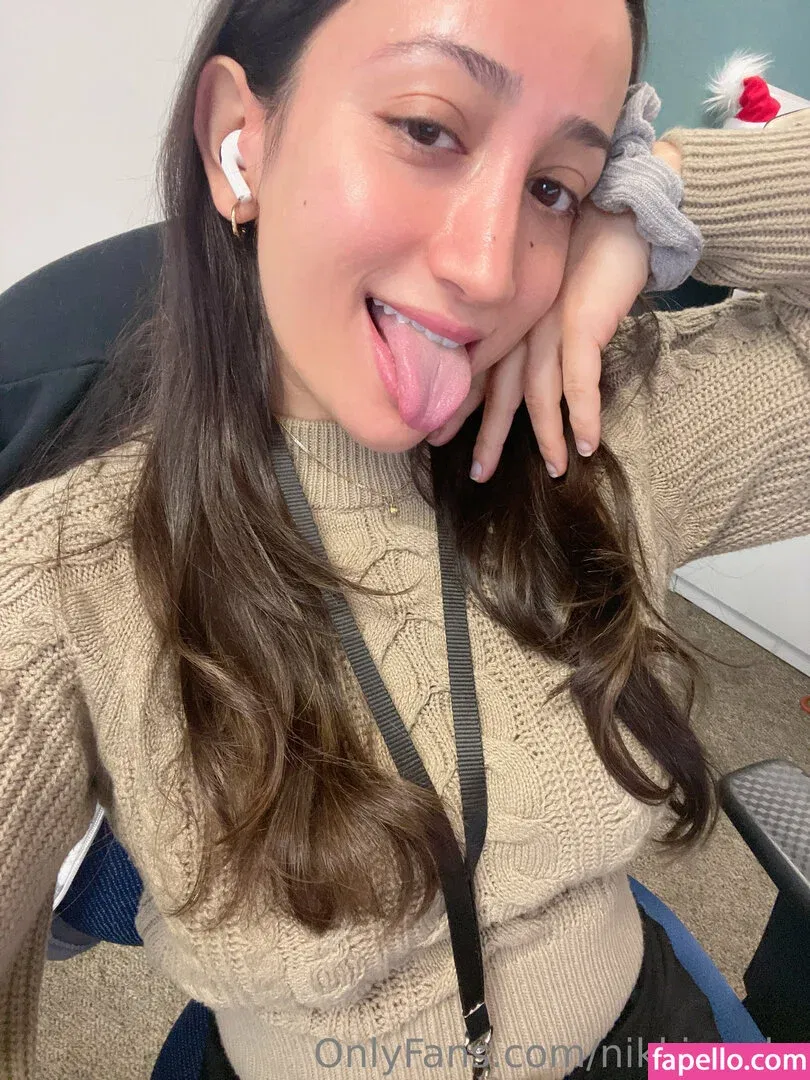 NikkiGeeks Onlyfans Photo Gallery 