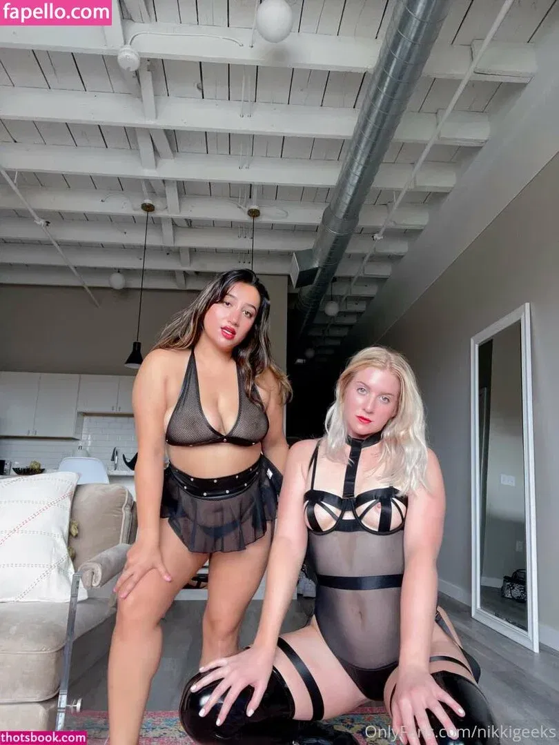 NikkiGeeks Onlyfans Photo Gallery 