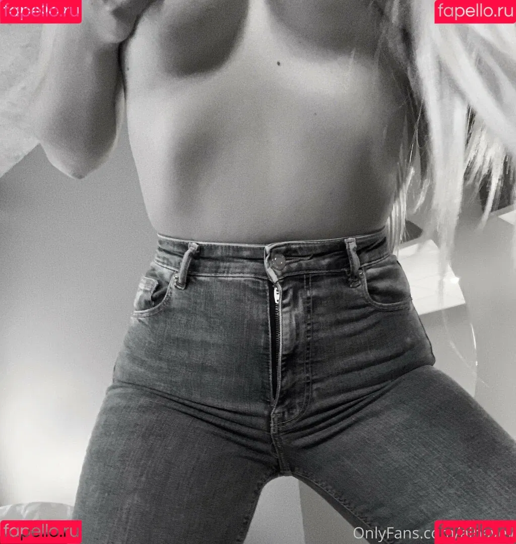 albayey Onlyfans Photo Gallery 