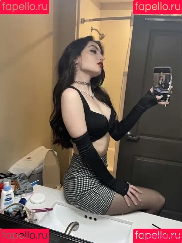 beebee Onlyfans Photo Gallery 