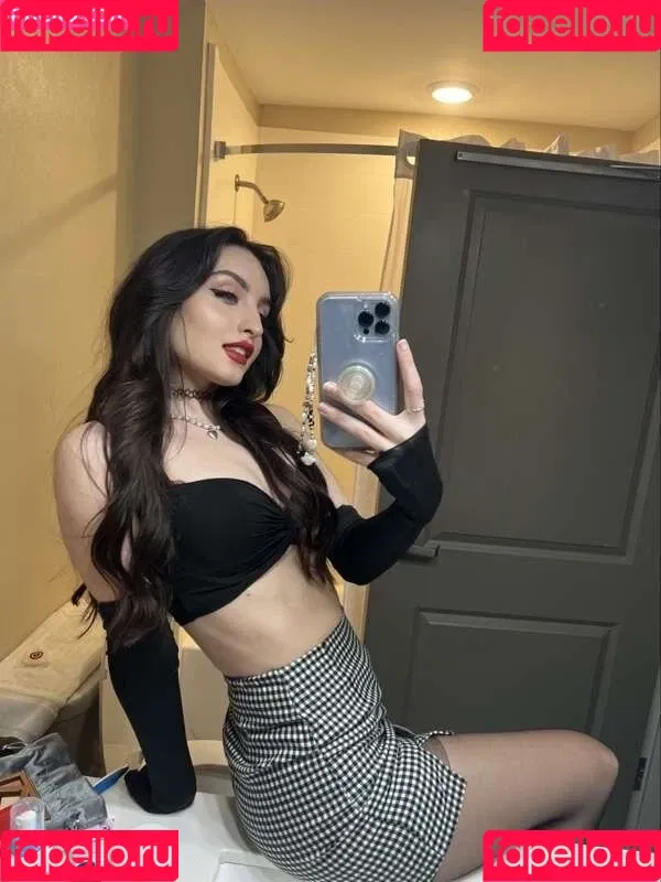 beebee Onlyfans Photo Gallery 
