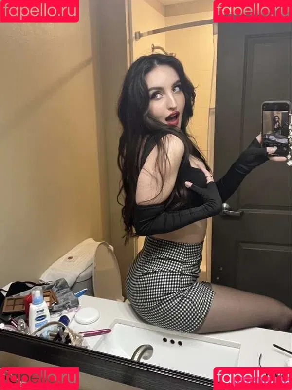 beebee Onlyfans Photo Gallery 