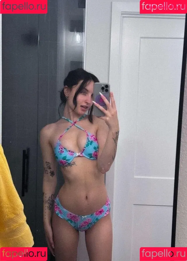 beebee Onlyfans Photo Gallery 