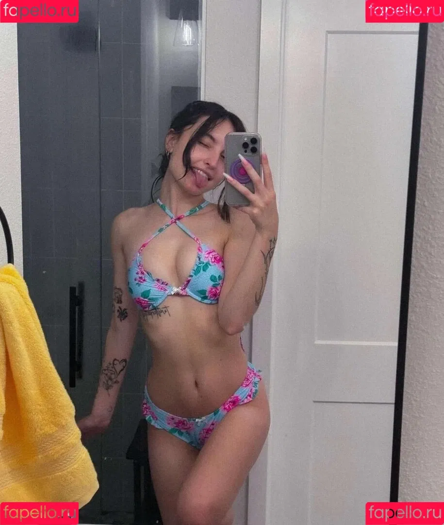 beebee Onlyfans Photo Gallery 