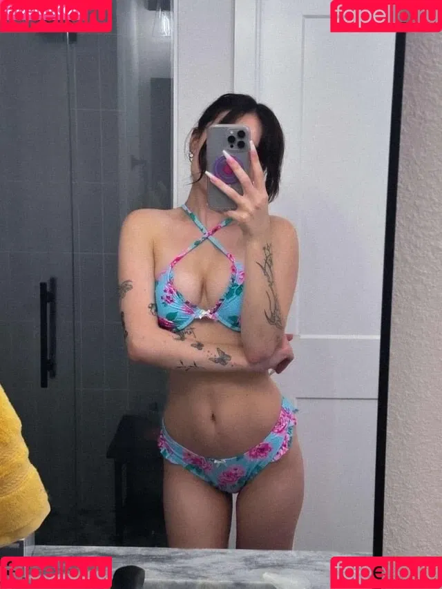 beebee Onlyfans Photo Gallery 