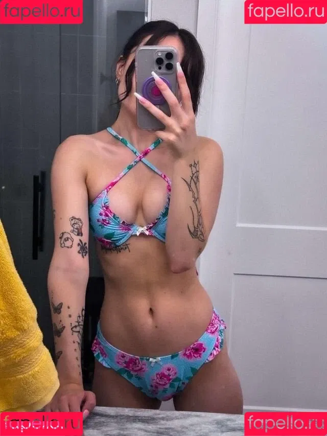 beebee Onlyfans Photo Gallery 
