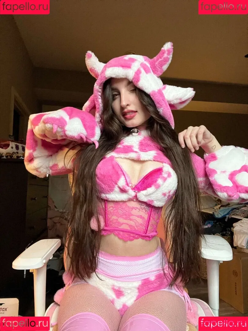 beebee Onlyfans Photo Gallery 