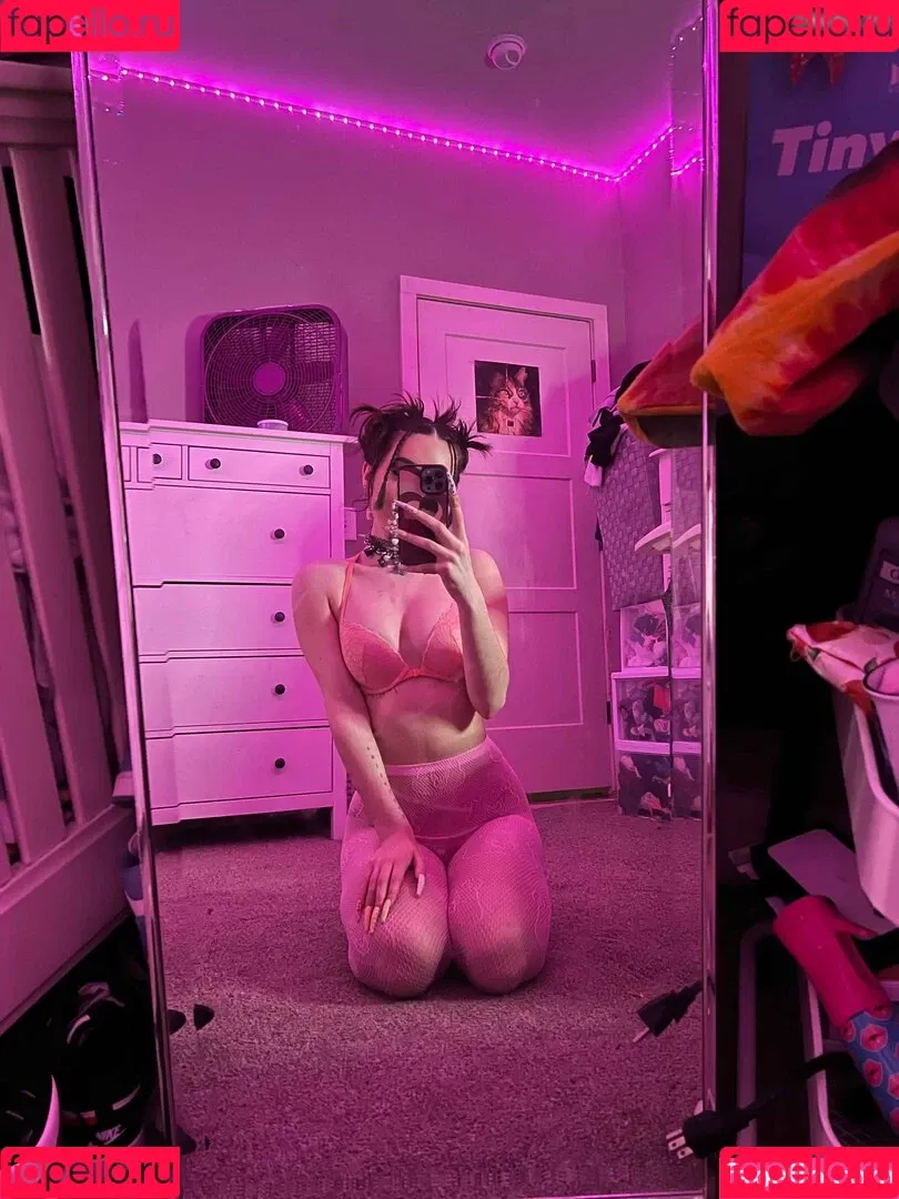 beebee Onlyfans Photo Gallery 