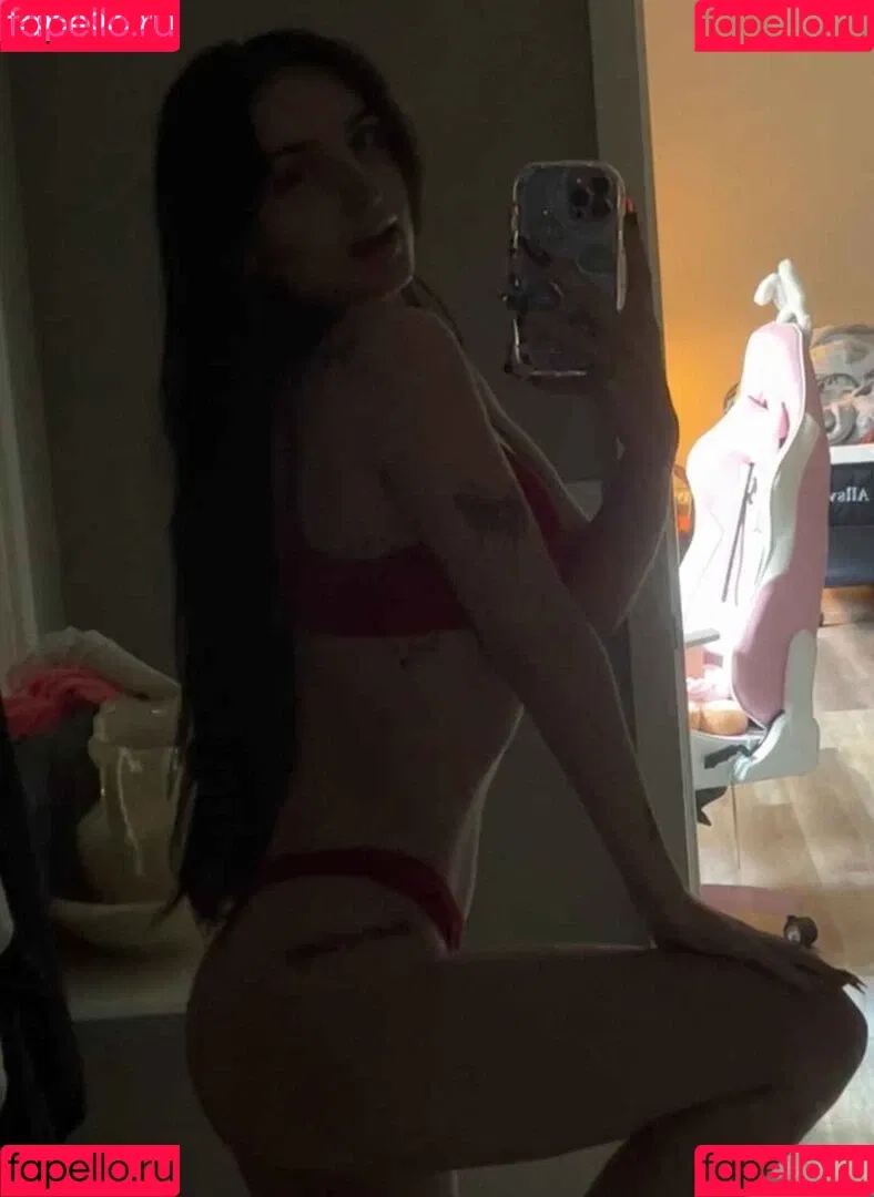 beebee Onlyfans Photo Gallery 