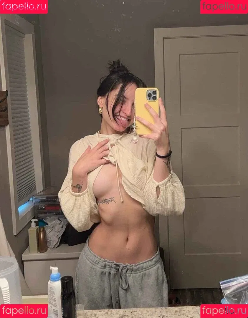beebee Onlyfans Photo Gallery 
