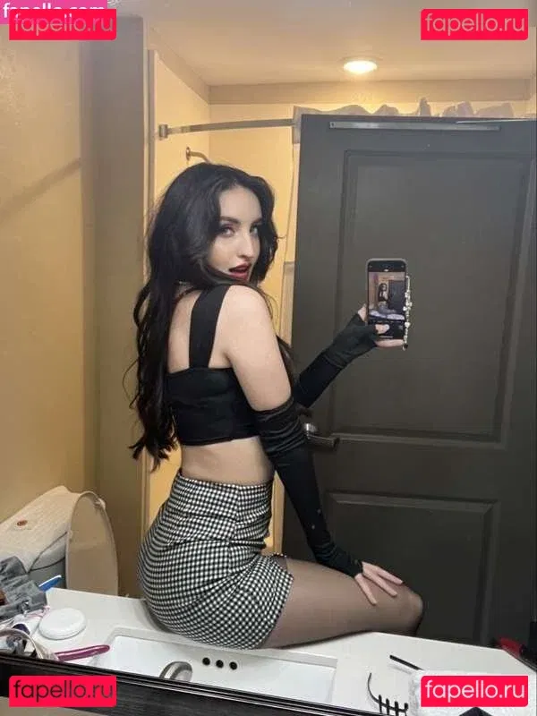 beebee Onlyfans Photo Gallery 