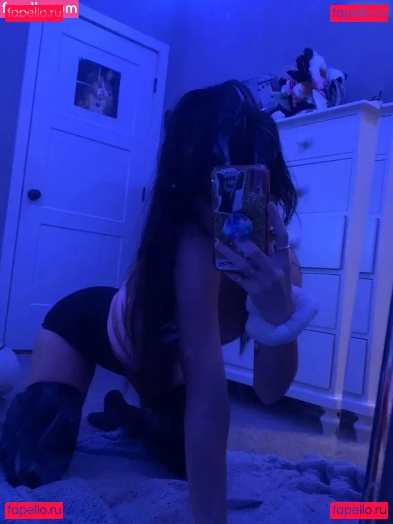 beebee Onlyfans Photo Gallery 