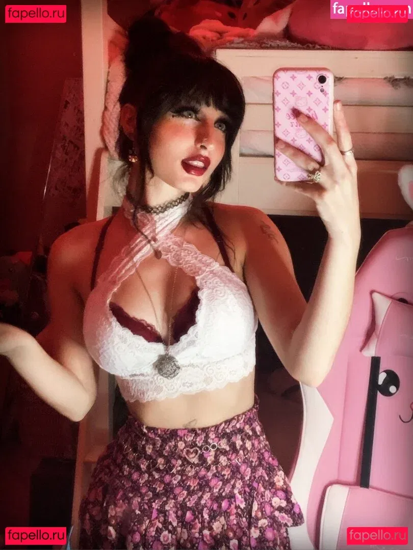 beebee Onlyfans Photo Gallery 