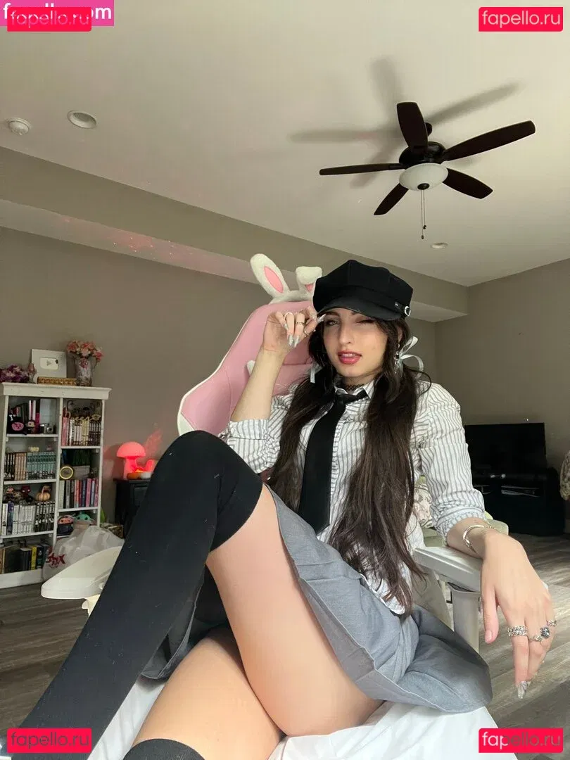 beebee Onlyfans Photo Gallery 