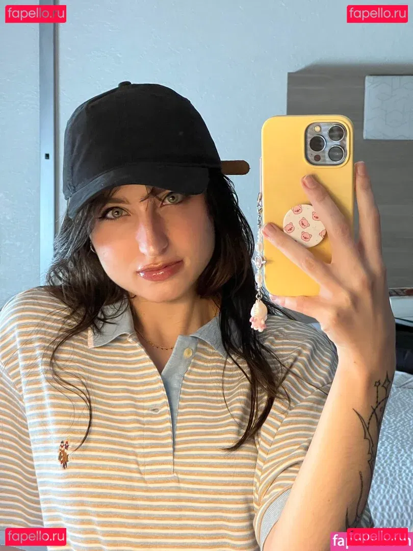 beebee Onlyfans Photo Gallery 