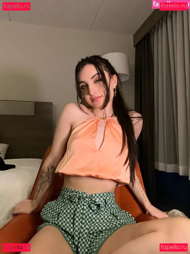 beebee Onlyfans Photo Gallery 