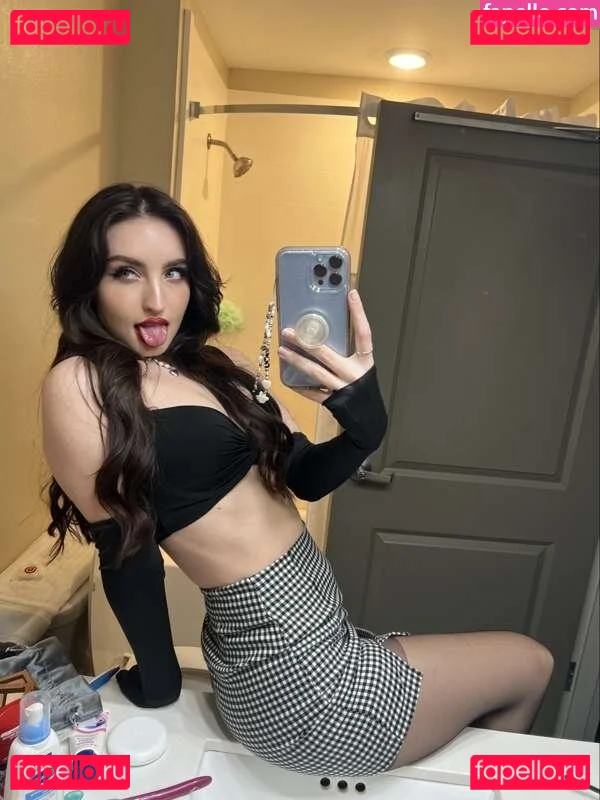 beebee Onlyfans Photo Gallery 