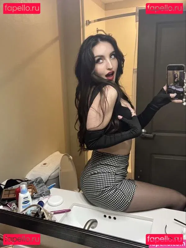 beebee Onlyfans Photo Gallery 