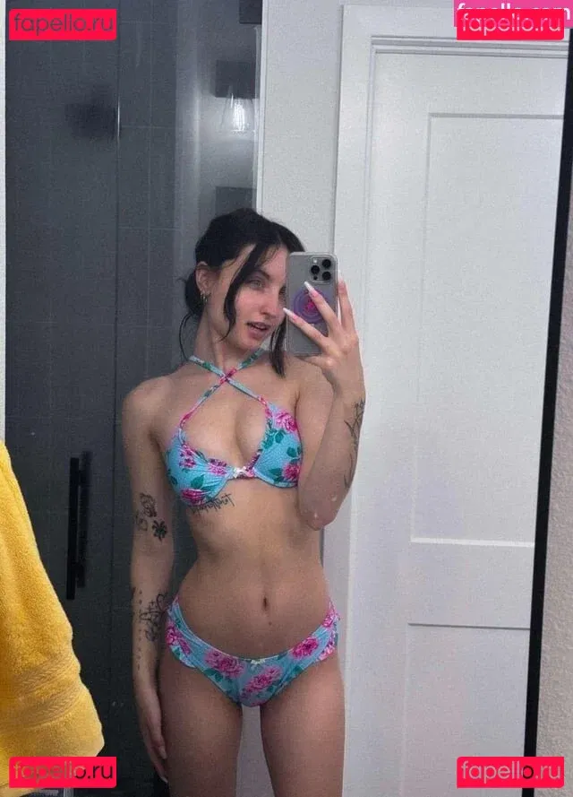 beebee Onlyfans Photo Gallery 