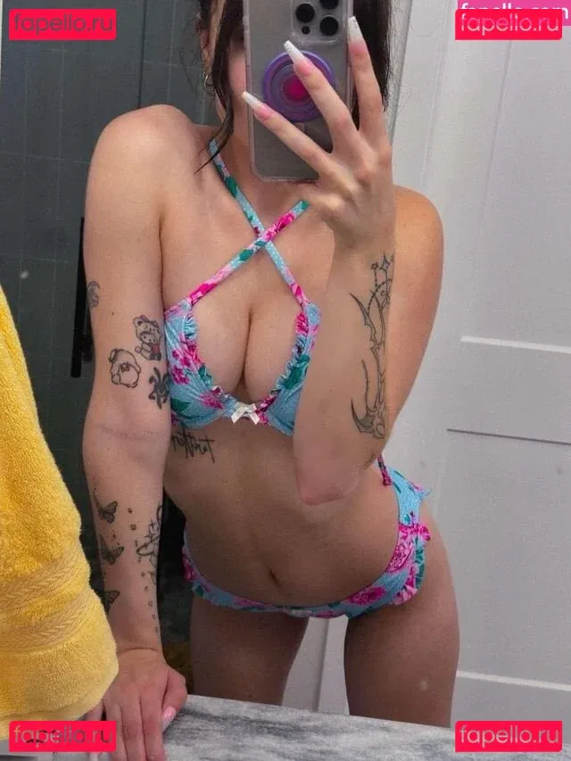 beebee Onlyfans Photo Gallery 