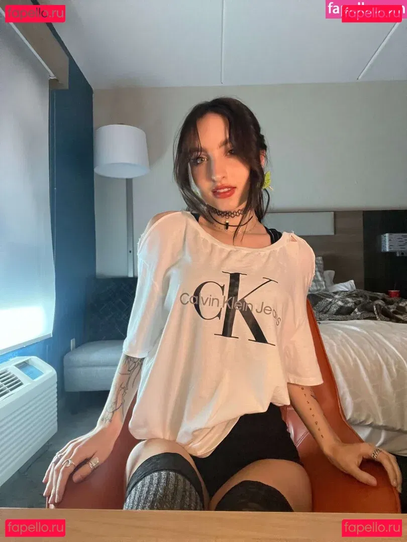 beebee Onlyfans Photo Gallery 