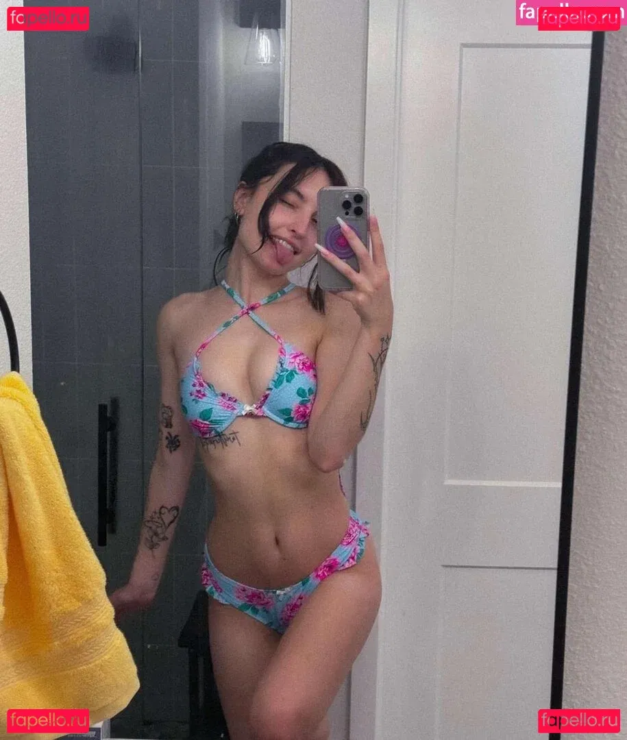 beebee Onlyfans Photo Gallery 