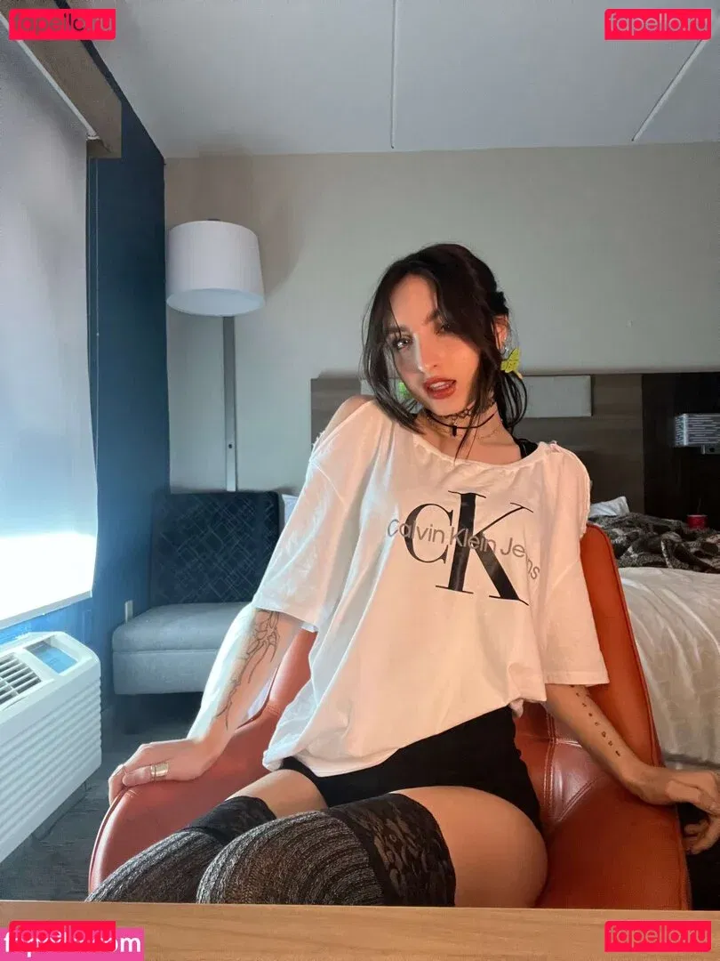 beebee Onlyfans Photo Gallery 