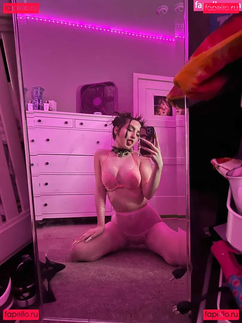 beebee Onlyfans Photo Gallery 