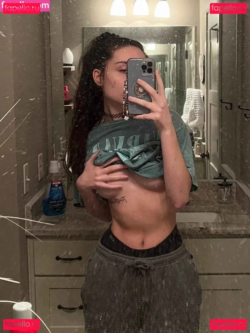 beebee Onlyfans Photo Gallery 