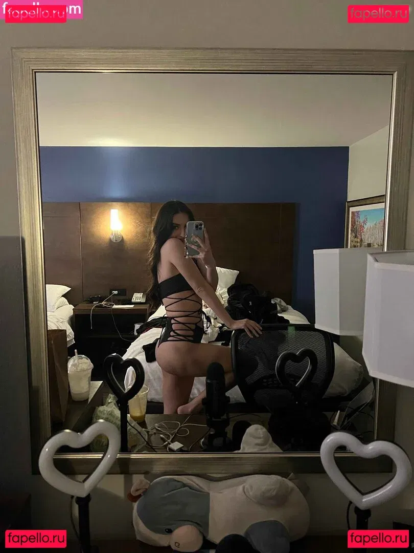 beebee Onlyfans Photo Gallery 