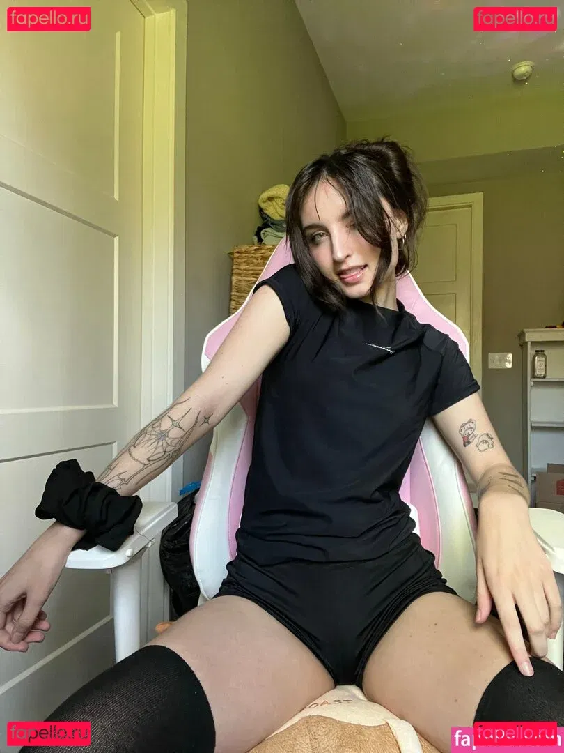 beebee Onlyfans Photo Gallery 