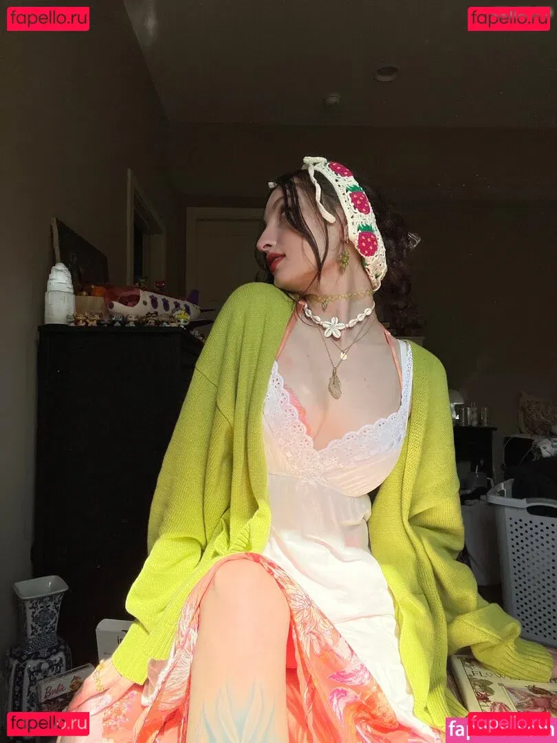 beebee Onlyfans Photo Gallery 