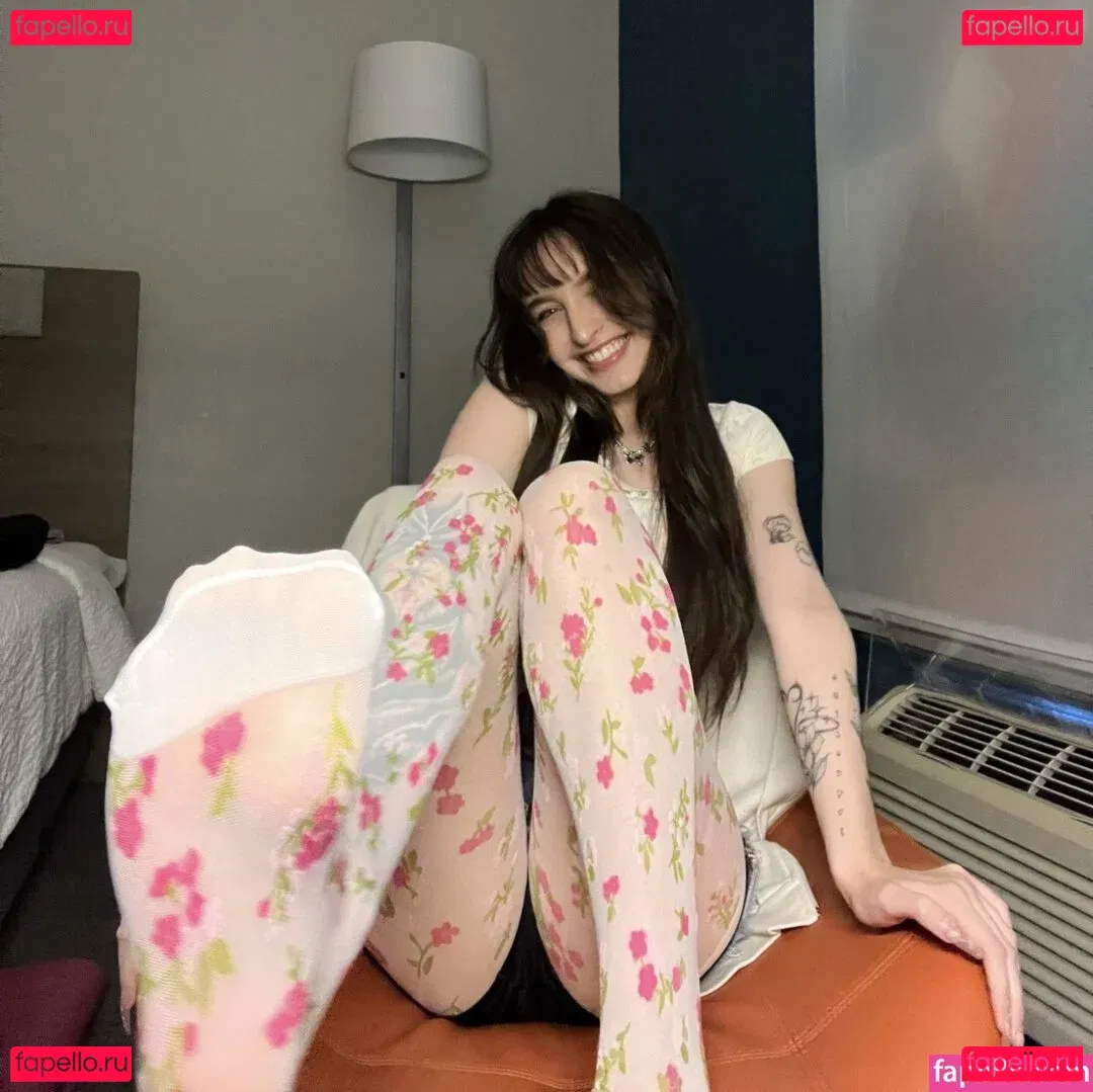 beebee Onlyfans Photo Gallery 