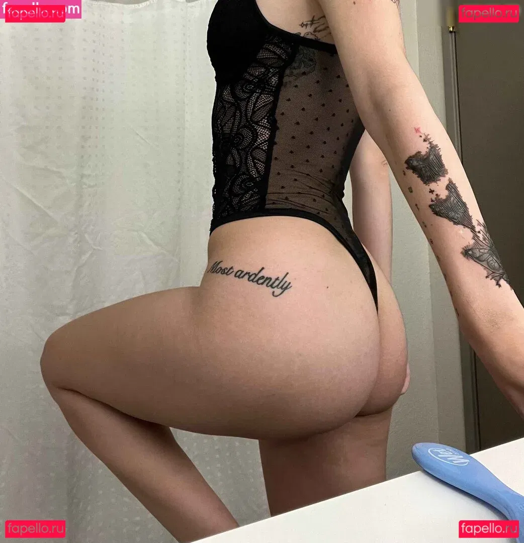 beebee Onlyfans Photo Gallery 