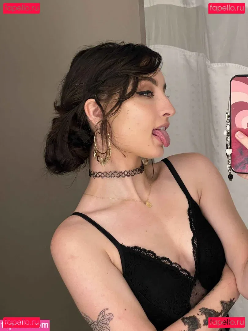 beebee Onlyfans Photo Gallery 