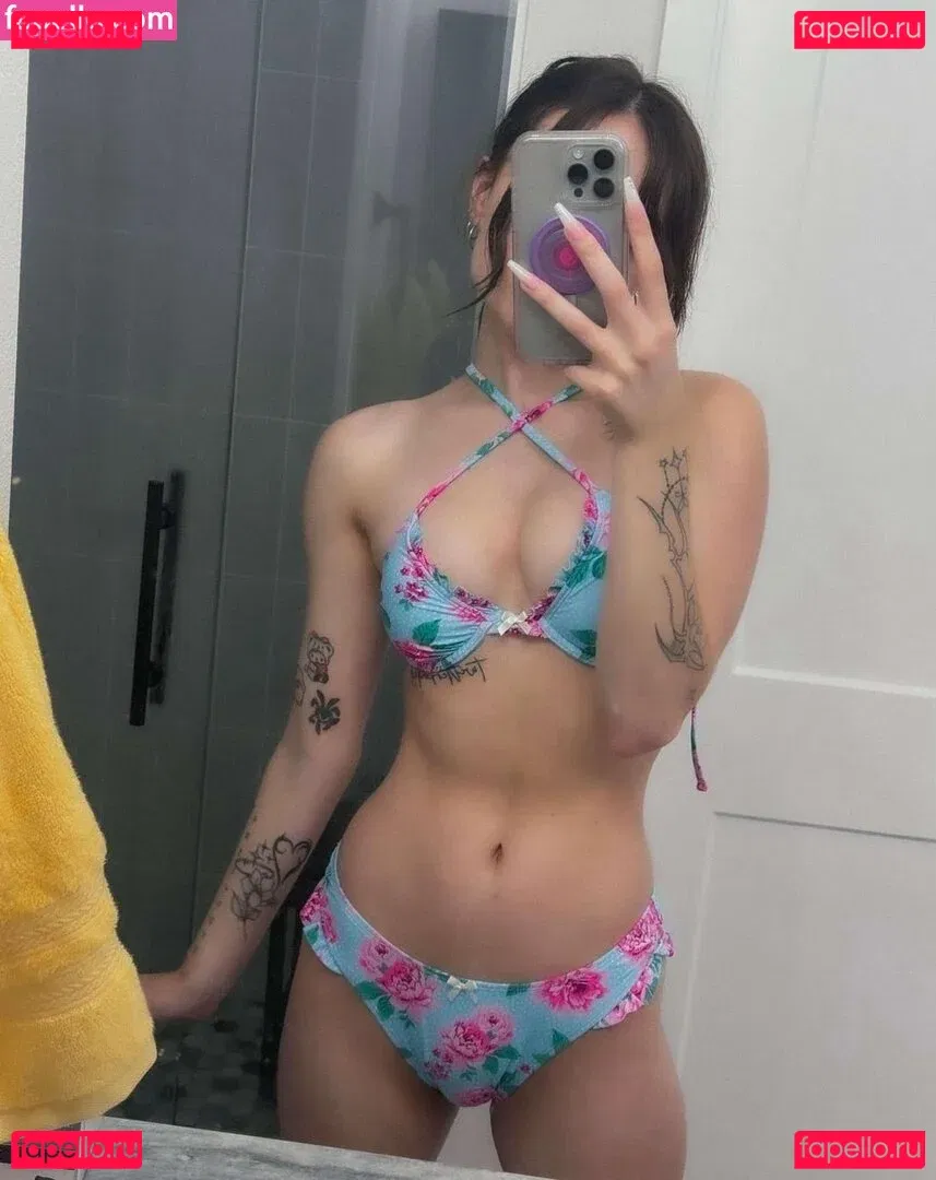 beebee Onlyfans Photo Gallery 