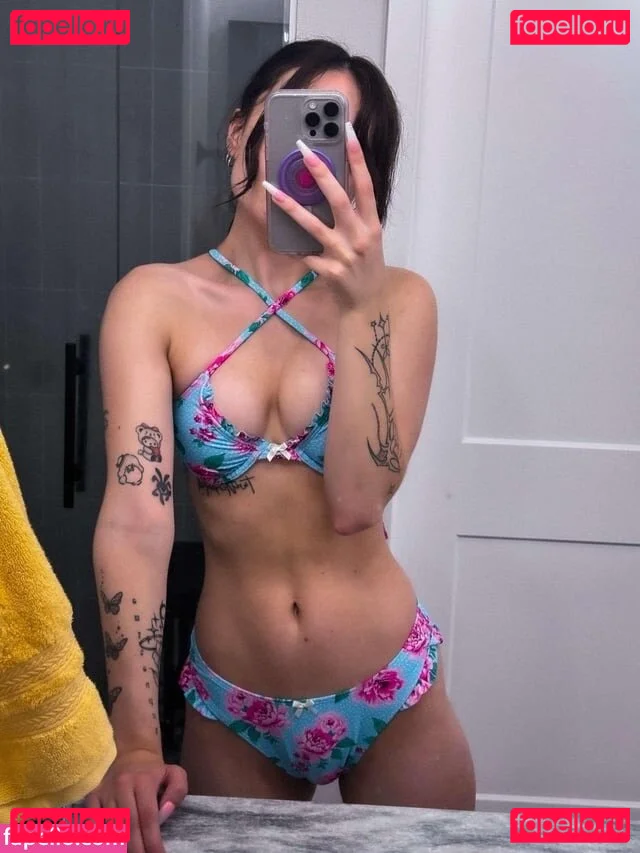 beebee Onlyfans Photo Gallery 