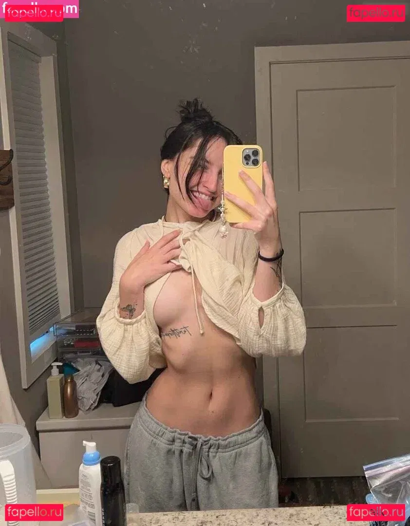 beebee Onlyfans Photo Gallery 