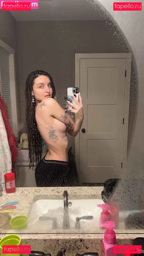 beebee Onlyfans Photo Gallery 