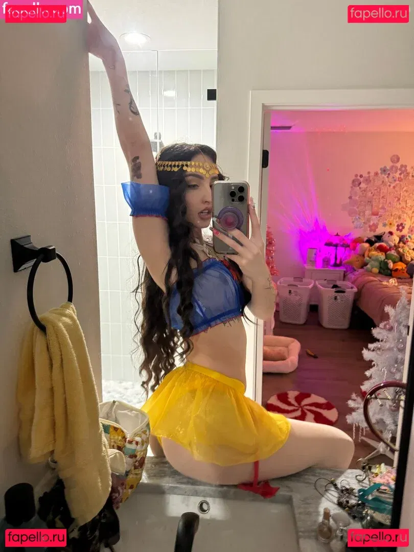 beebee Onlyfans Photo Gallery 