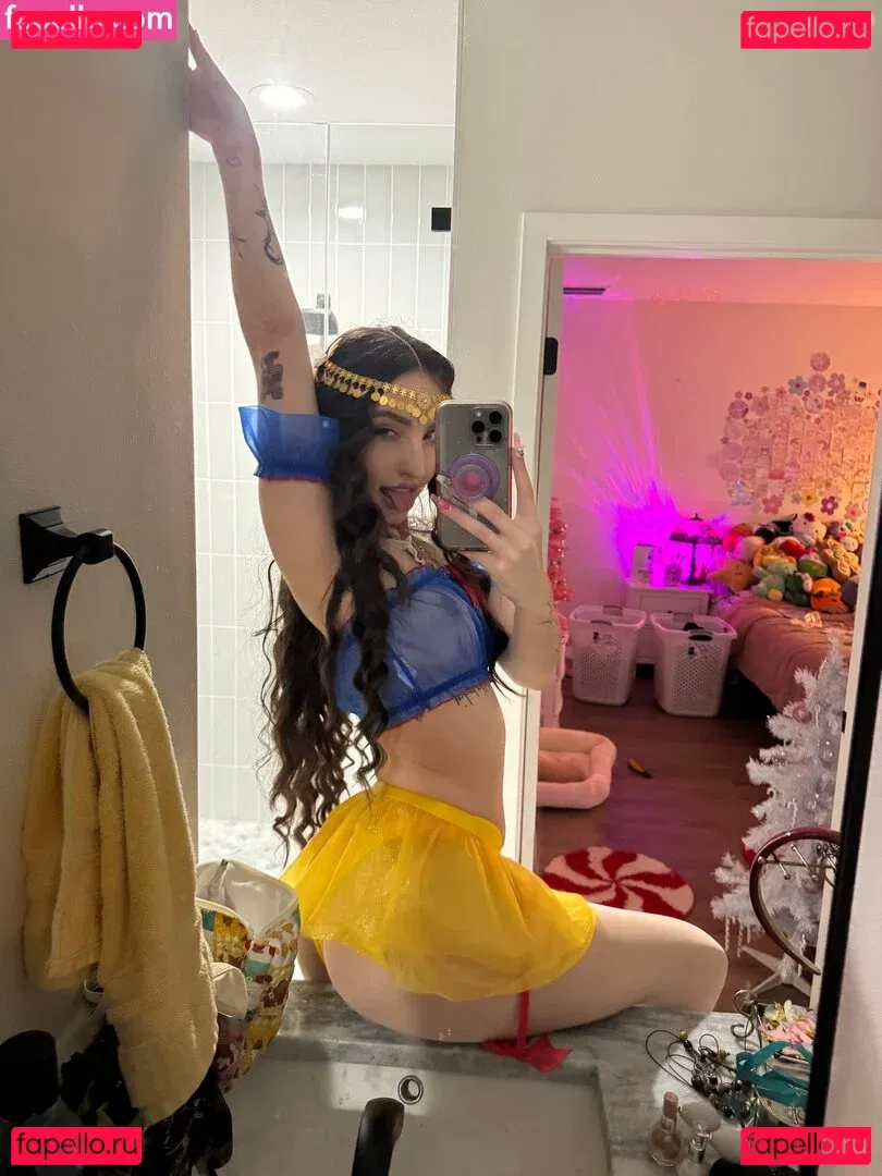 beebee Onlyfans Photo Gallery 