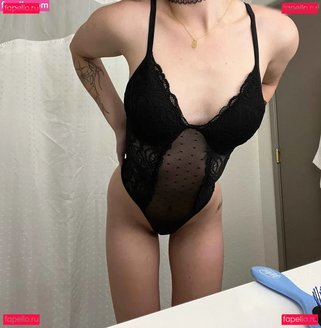 beebee Onlyfans Photo Gallery 