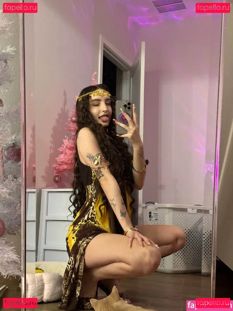 beebee Onlyfans Photo Gallery 