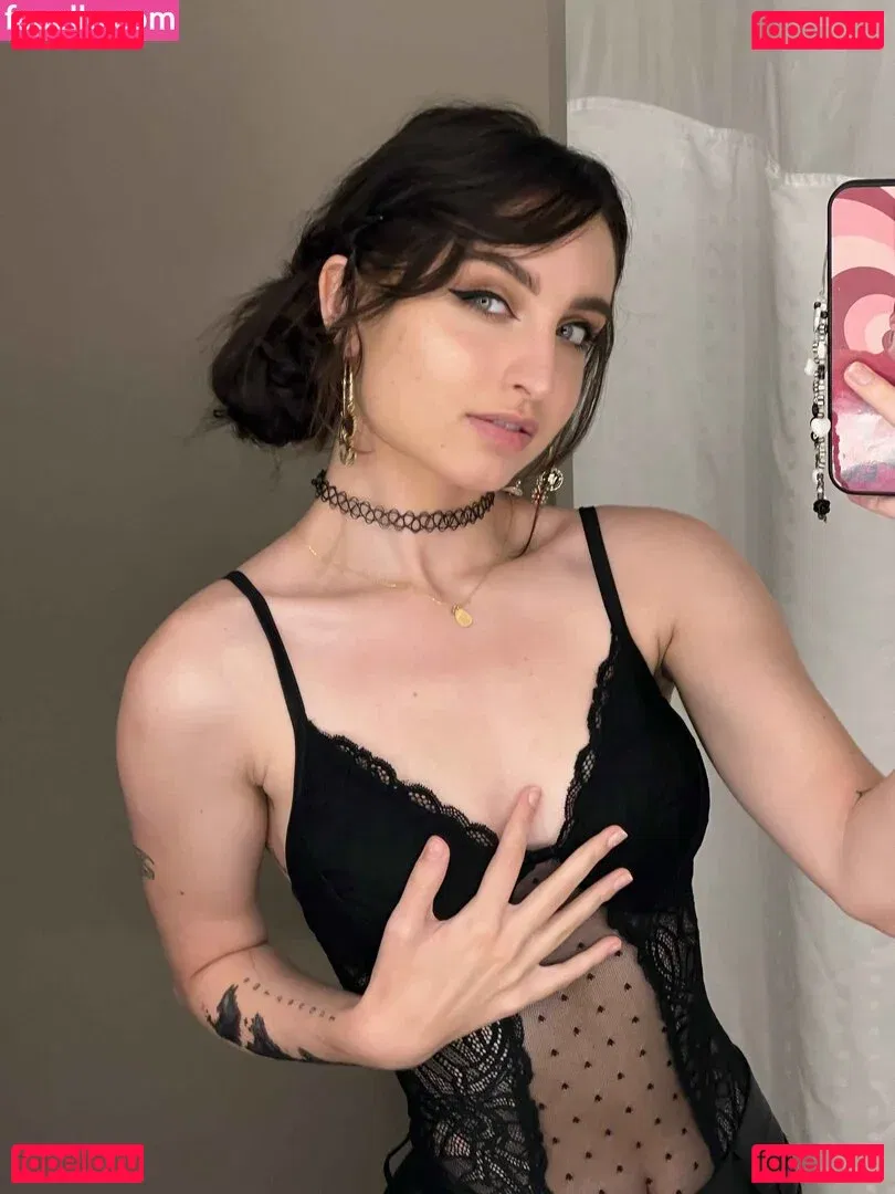 beebee Onlyfans Photo Gallery 