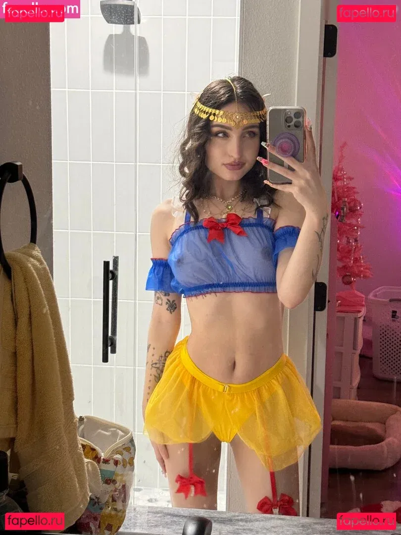 beebee Onlyfans Photo Gallery 